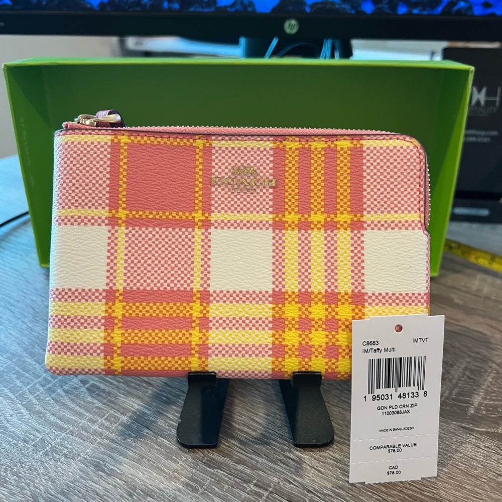 Brand New Coach Corner Zip Wristlet with Garden Plaid Print Pink/Yellow